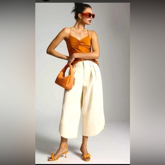 Anthropologie Pants - NWOT Anthropologie Mare Mare Ivory Pleated High Rise Curve Hem Crop Pant Size XS